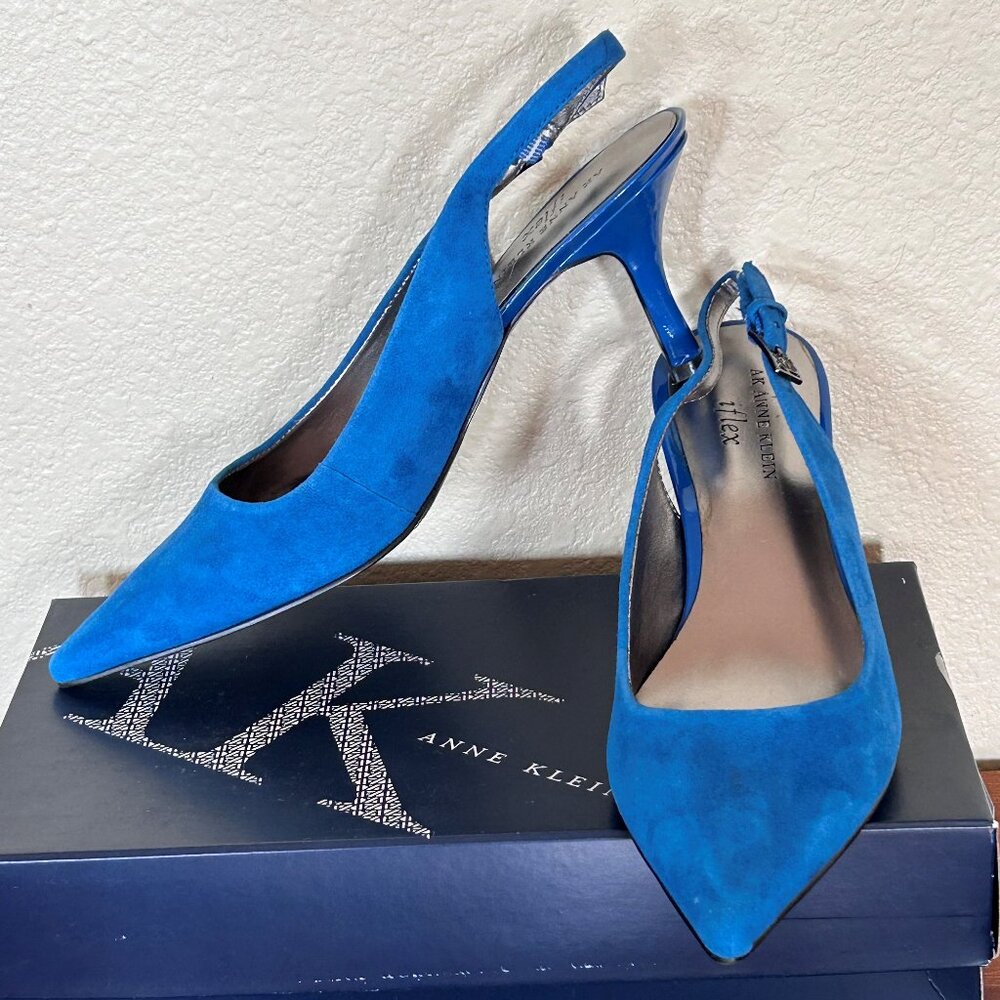 Anne Klein Vibrant blue suede shoes  8.5M